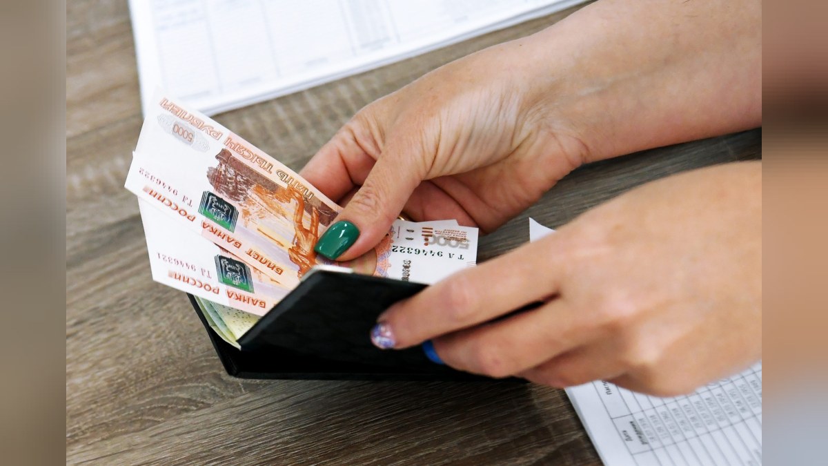 Родители двух детей смогут получать выплаты от Соцфонда