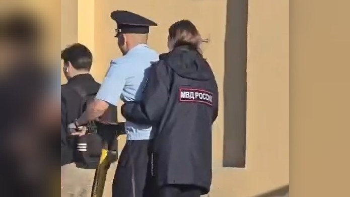 Будущие полицейские в Якутии были оштрафованы за езду на самокате