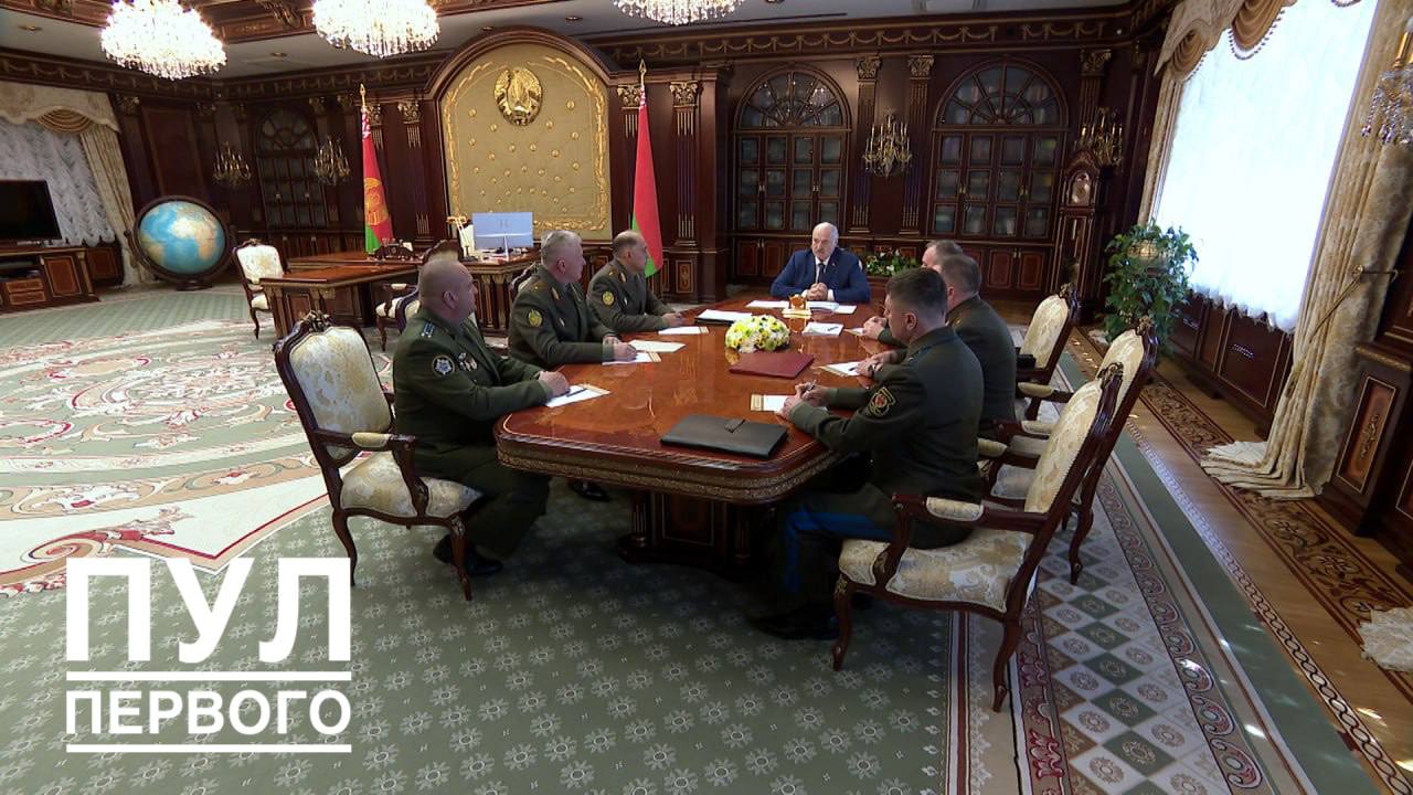 Александр Лукашенко заявил, что попытки втянуть Беларусь в войну могут плохо обернуться для тех, кто это делает