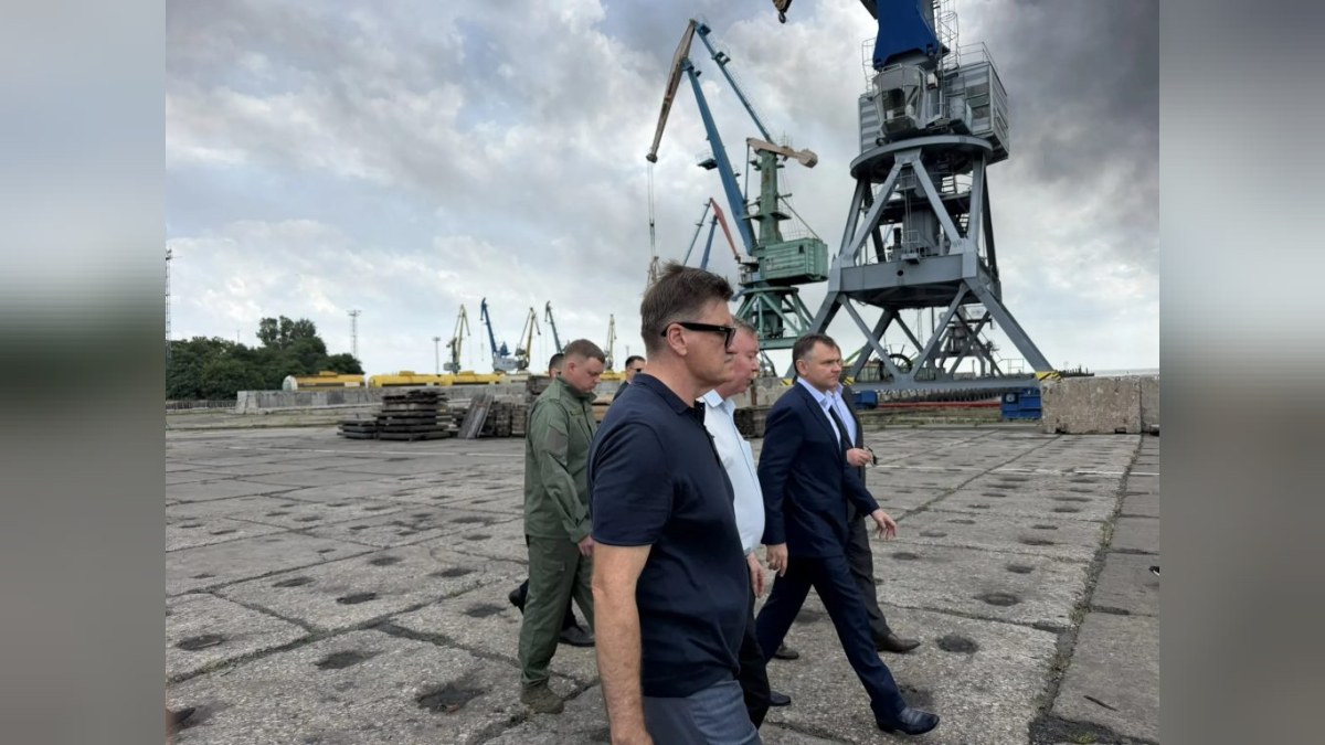 Губернатор Ростовской области посетил Таганрог и Азов после ночной атаки ВСУ