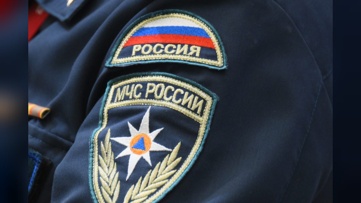 На Эльбрусе спасли двух альпинистов, поиски еще троих продолжаются