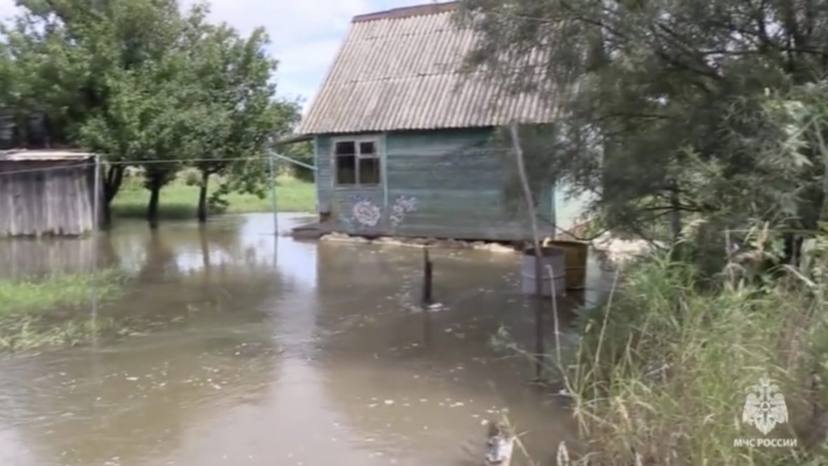 В Хабаровске более 10 населенных пунктов остаются подтопленными из-за поднявшегося уровня реки Амур