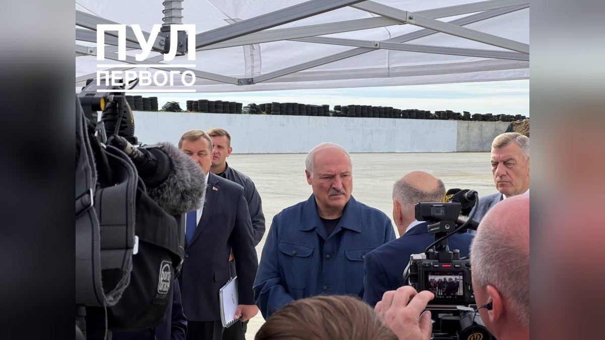 Александр Лукашенко посещает Житковичский район с рабочей поездкой